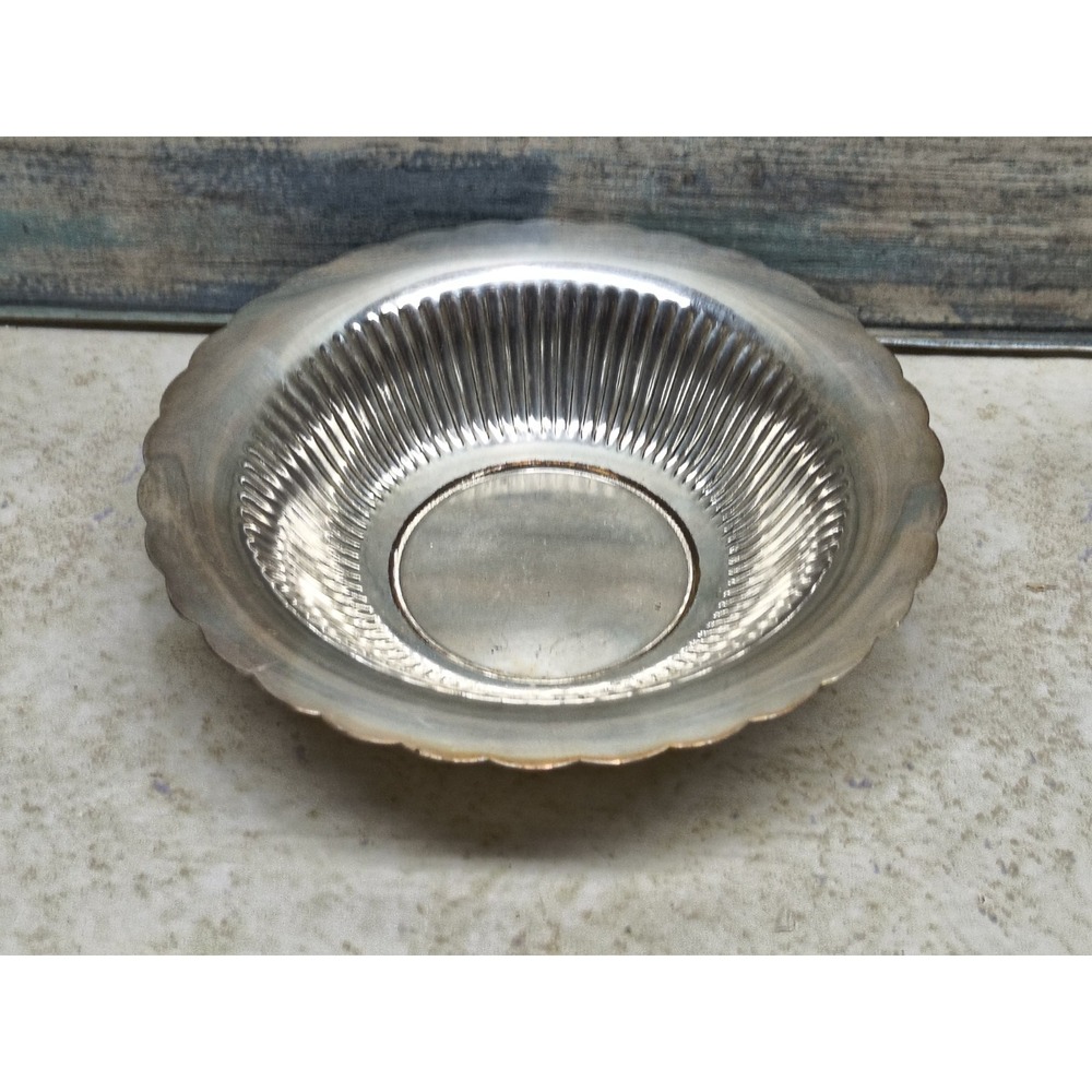International‎ Silver Company #679 plate dish tanished great for Display